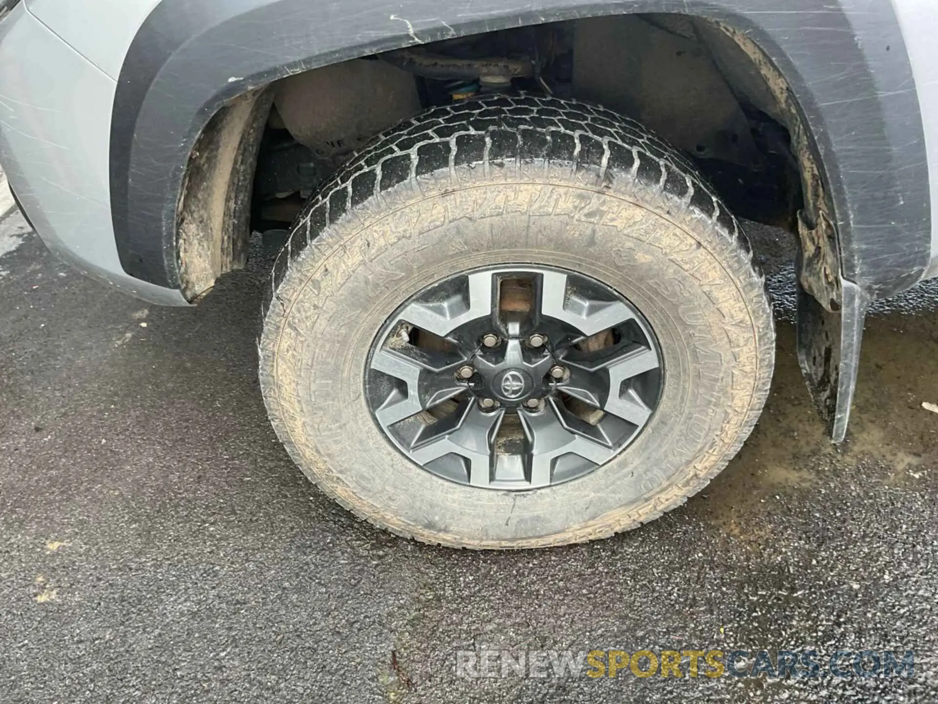 13 fotografías del automóvil dañado 5TFSZ5AN7KX210918 TOYOTA TACOMA 2019