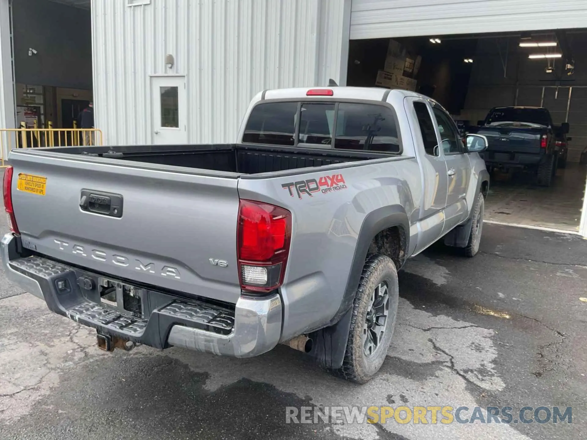 4 fotografías del automóvil dañado 5TFSZ5AN7KX210918 TOYOTA TACOMA 2019