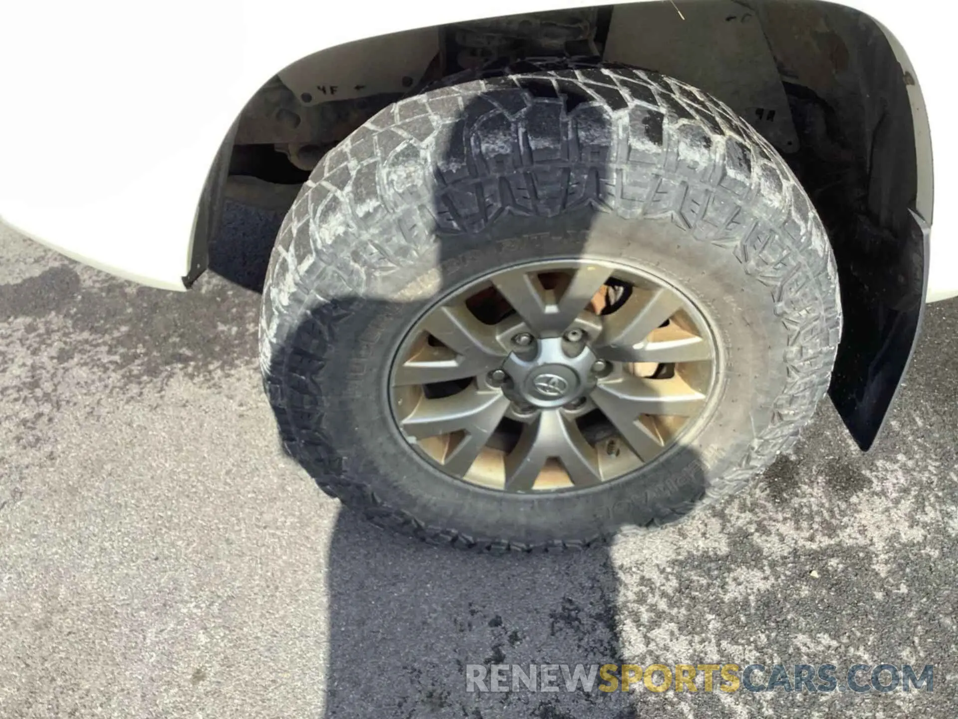 18 fotografías del automóvil dañado 5TFSZ5AN9KX200181 TOYOTA TACOMA 2019