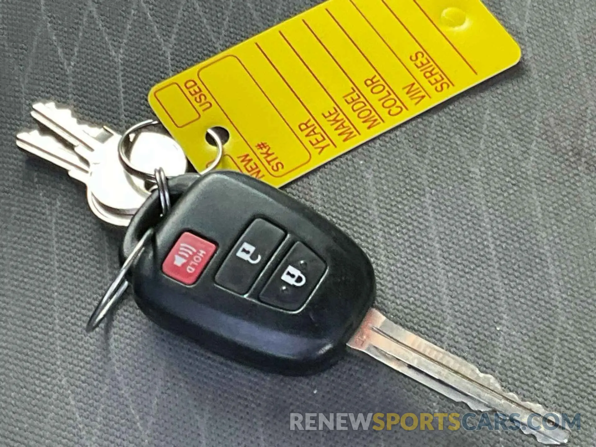 9 fotografías del automóvil dañado 5TFSZ5AN9KX200181 TOYOTA TACOMA 2019