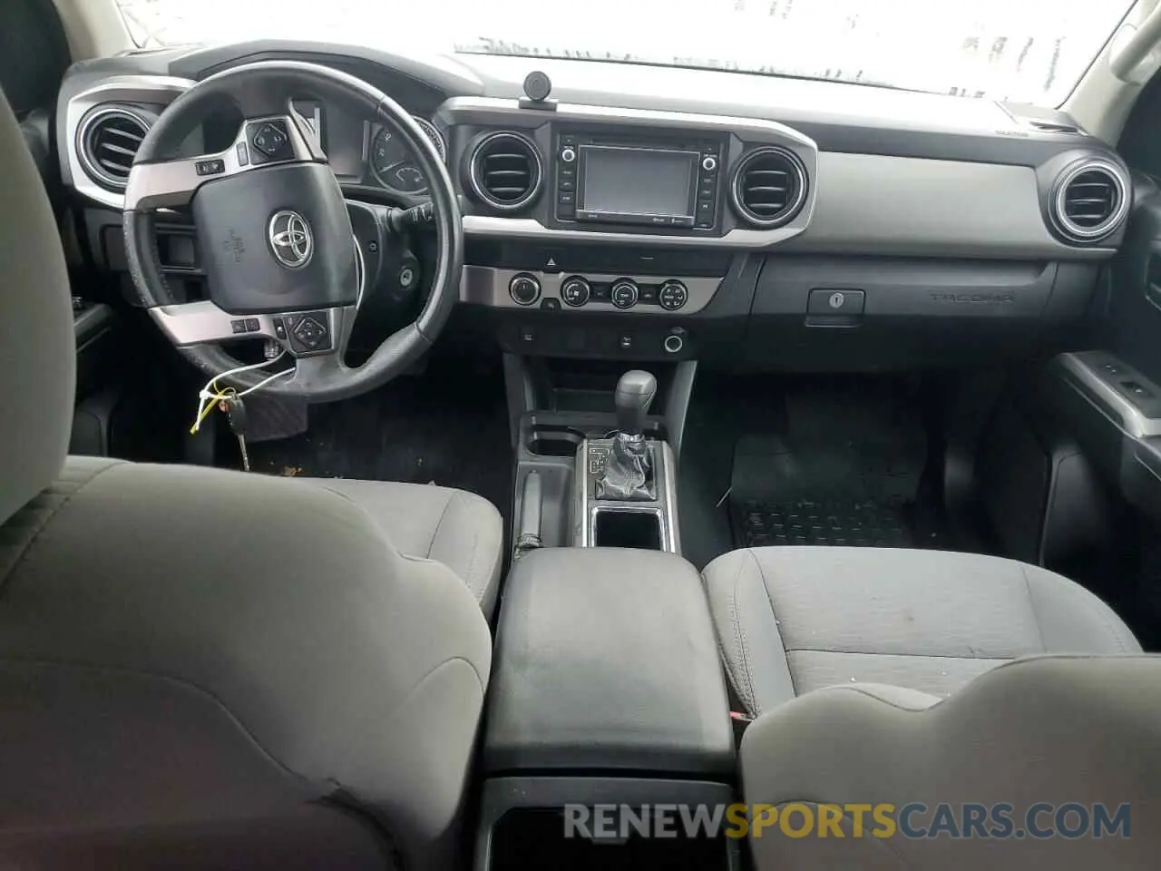 8 fotografías del automóvil dañado 5TFSZ5AN9KX200780 TOYOTA TACOMA 2019