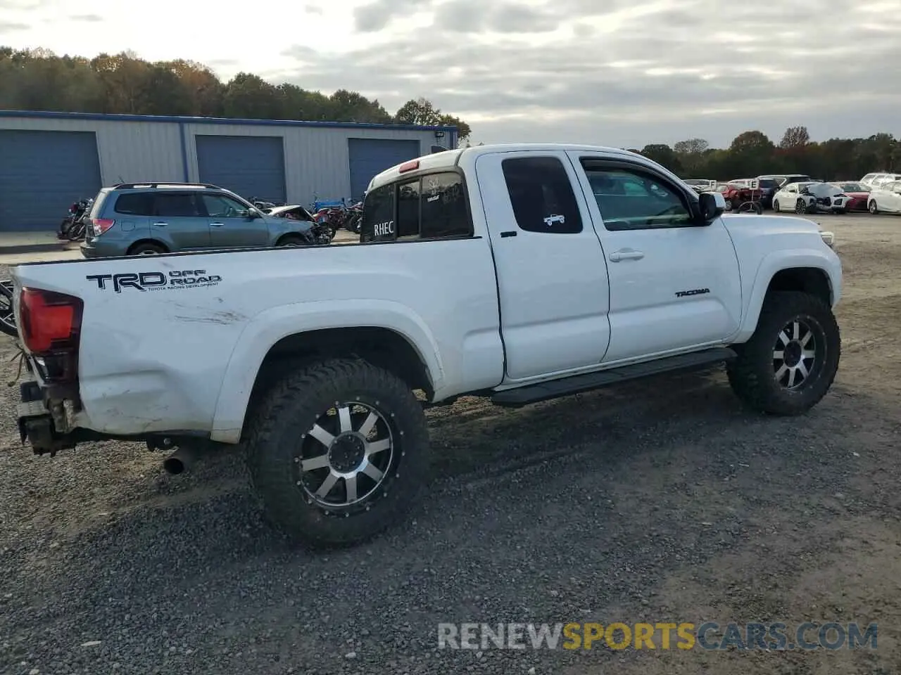 3 fotografías del automóvil dañado 5TFSZ5ANXKX206300 TOYOTA TACOMA 2019