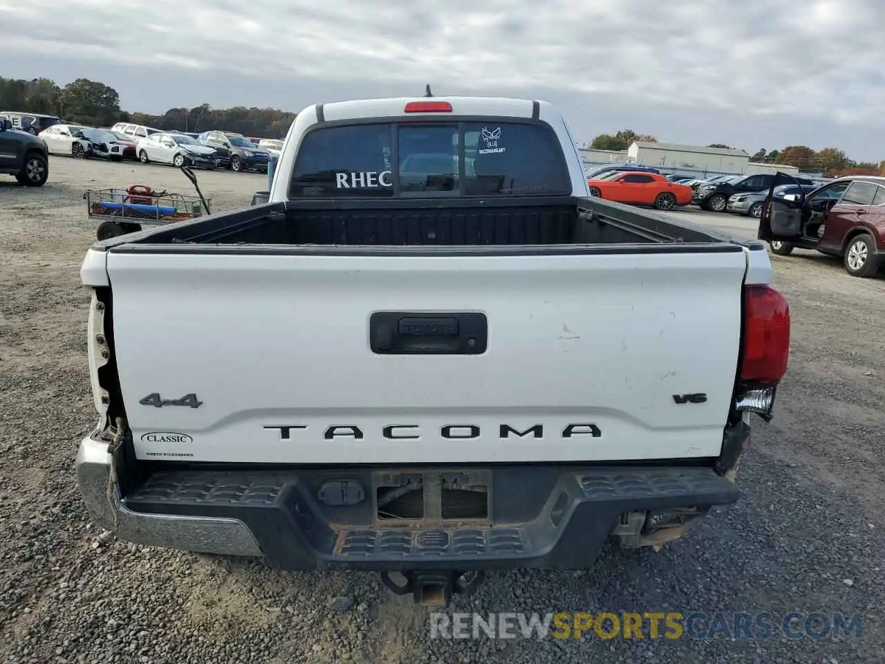 6 fotografías del automóvil dañado 5TFSZ5ANXKX206300 TOYOTA TACOMA 2019