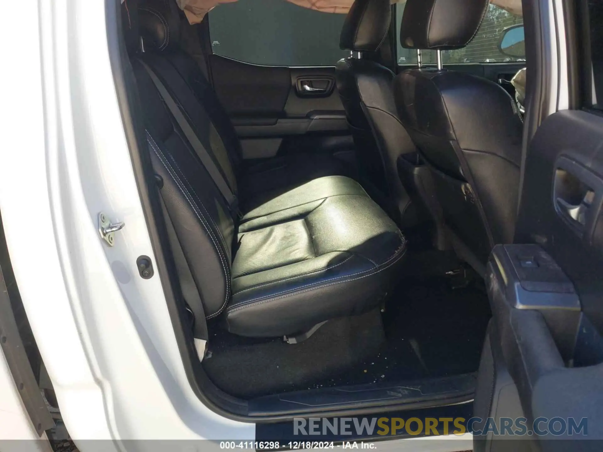 8 fotografías del automóvil dañado 3TMAZ5CN0LM121482 TOYOTA TACOMA 2020