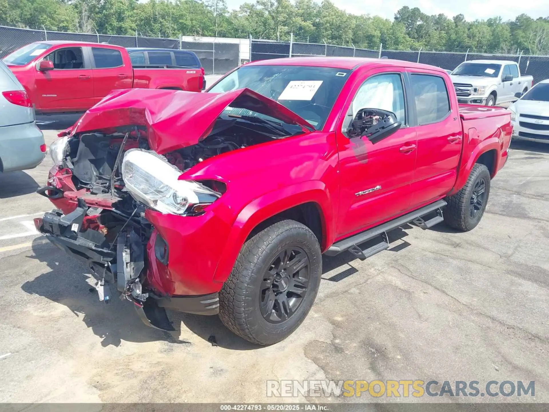 2 fotografías del automóvil dañado 3TMAZ5CN0LM125435 TOYOTA TACOMA 2020