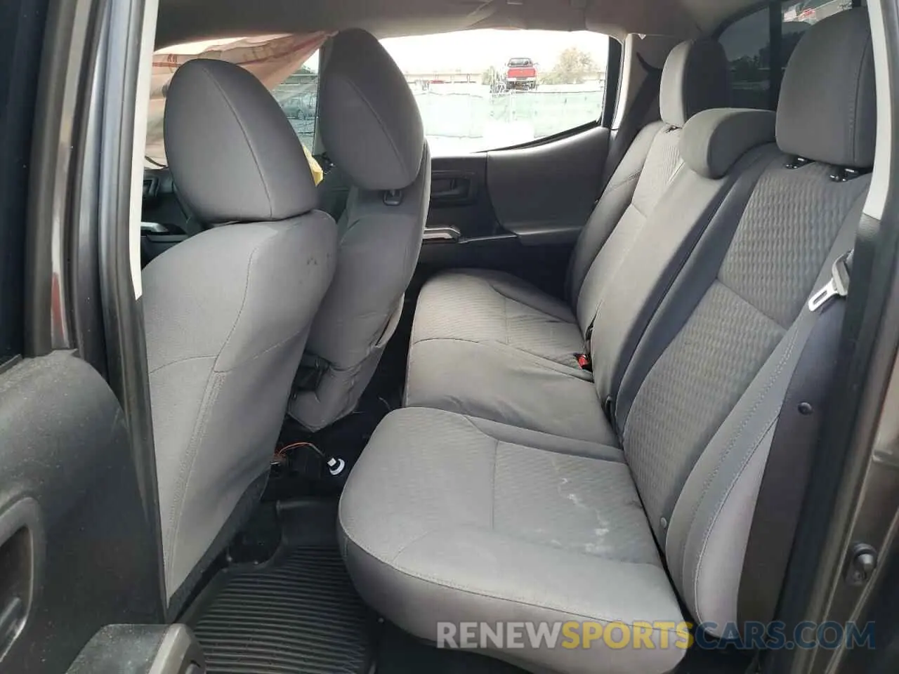 10 fotografías del automóvil dañado 3TMAZ5CN0LM134555 TOYOTA TACOMA 2020