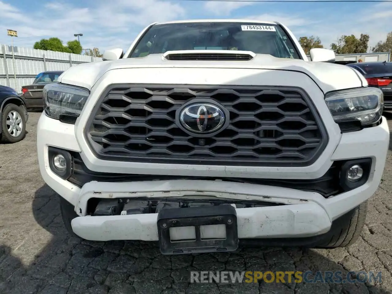 5 fotografías del automóvil dañado 3TMAZ5CN0LM140338 TOYOTA TACOMA 2020