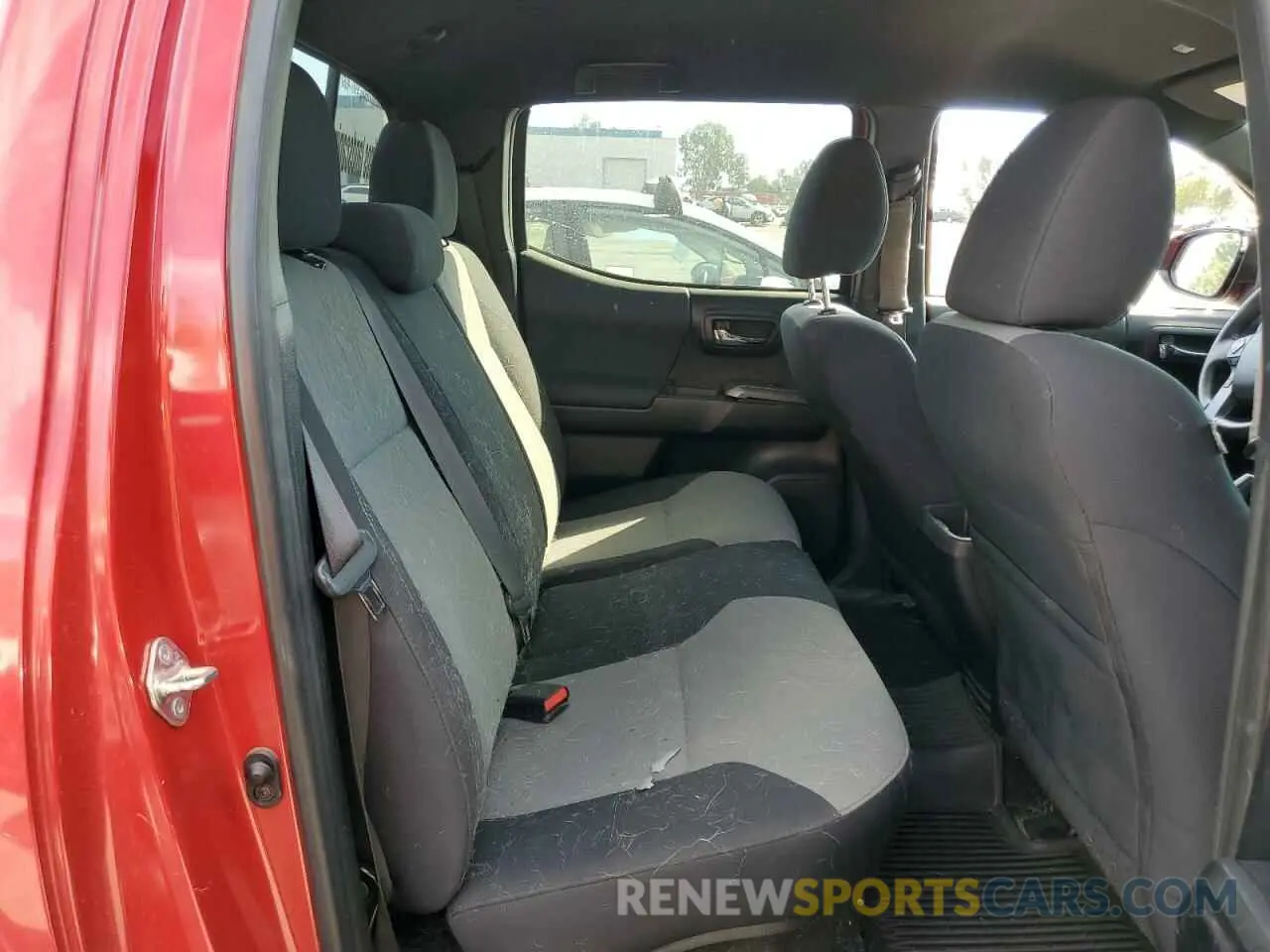 10 fotografías del automóvil dañado 3TMAZ5CN1LM137271 TOYOTA TACOMA 2020