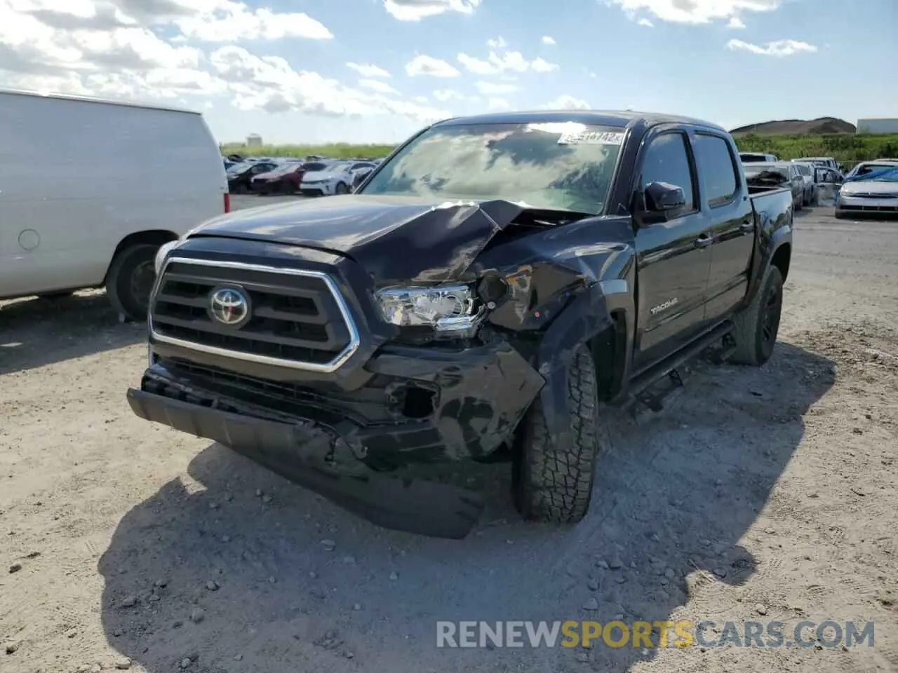 2 fotografías del automóvil dañado 3TMAZ5CN2LM127056 TOYOTA TACOMA 2020