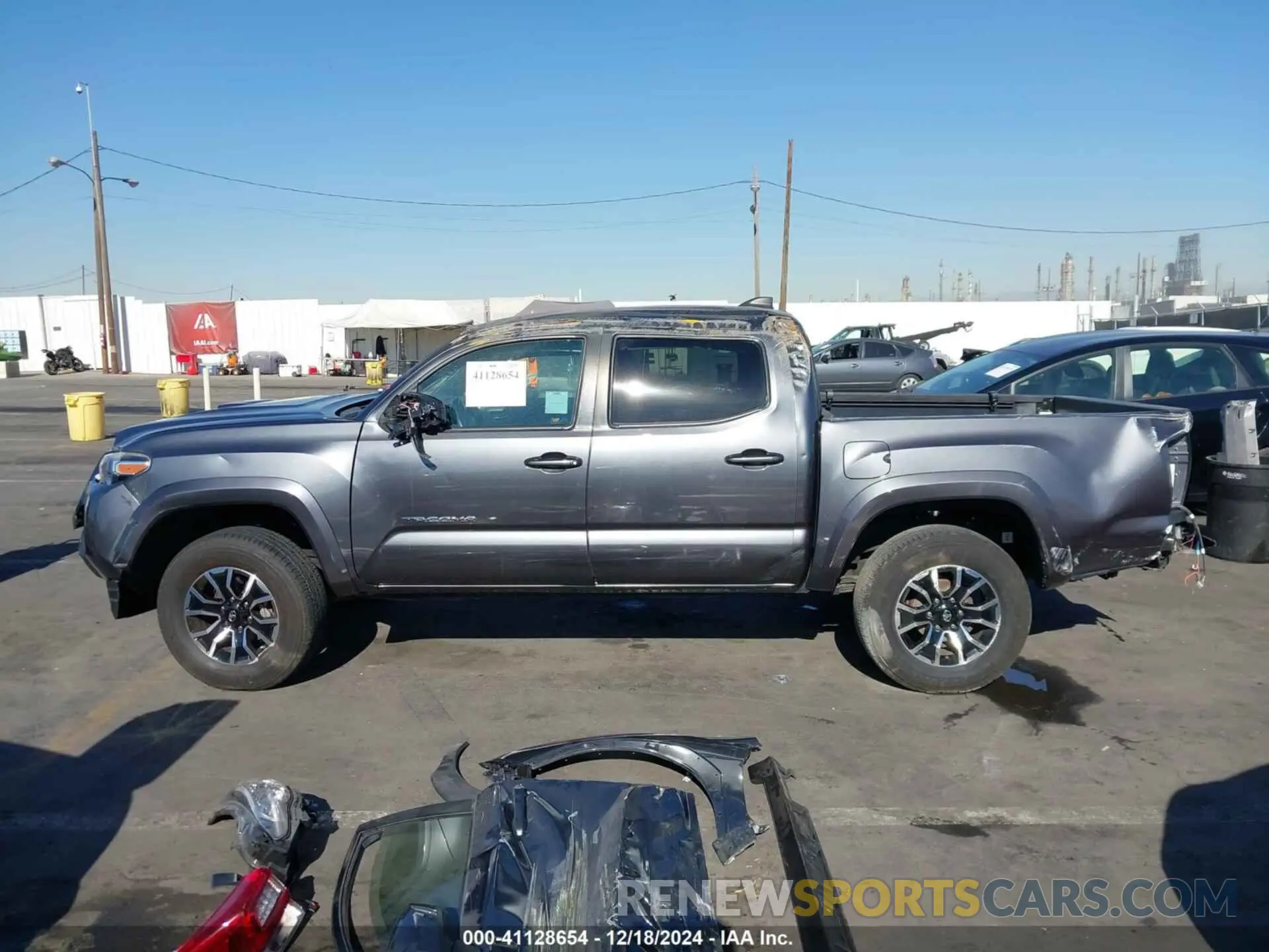 13 fotografías del automóvil dañado 3TMAZ5CN2LM129860 TOYOTA TACOMA 2020