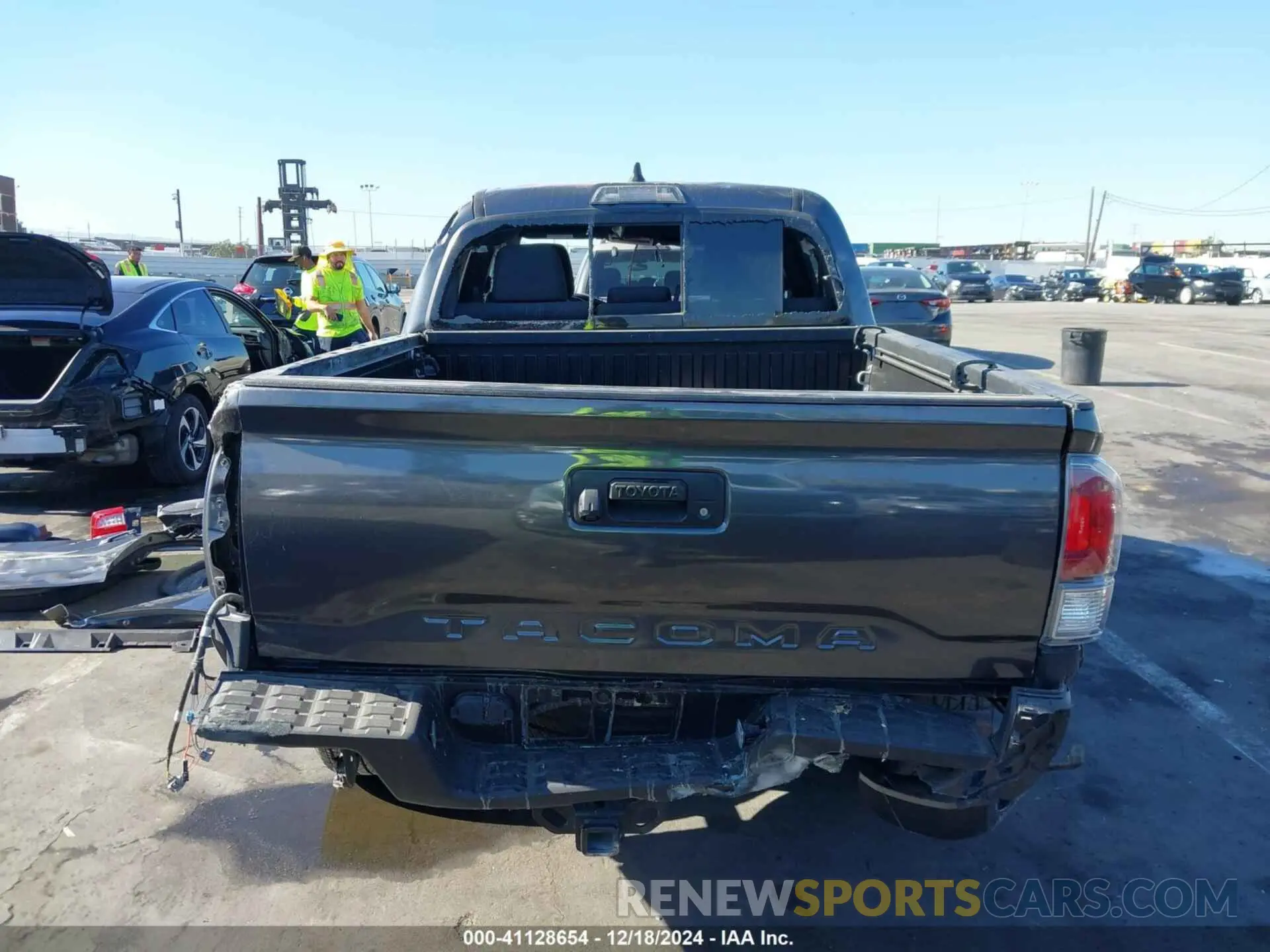 15 fotografías del automóvil dañado 3TMAZ5CN2LM129860 TOYOTA TACOMA 2020