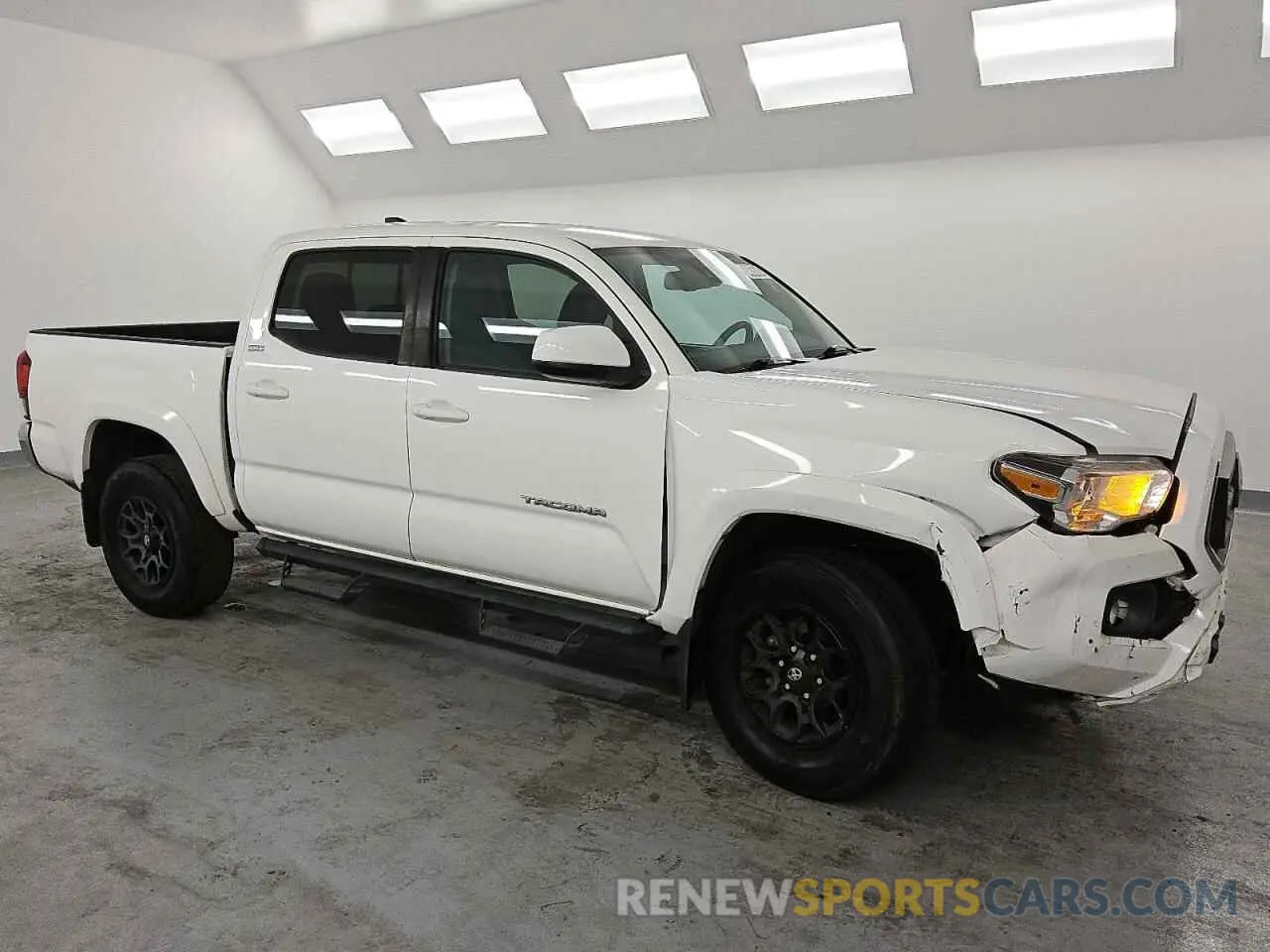 4 fotografías del automóvil dañado 3TMAZ5CN2LM130877 TOYOTA TACOMA 2020