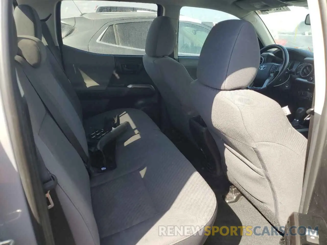 10 fotografías del automóvil dañado 3TMAZ5CN2LM131382 TOYOTA TACOMA 2020