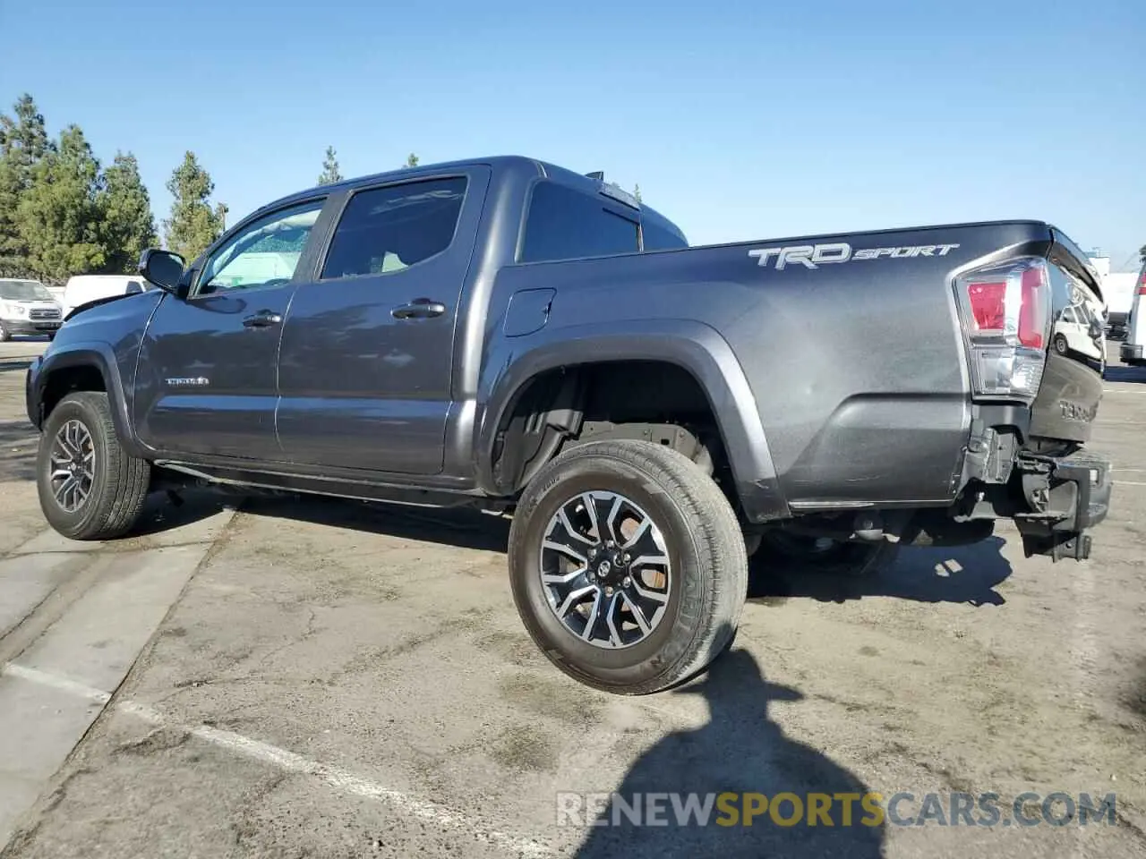 2 fotografías del automóvil dañado 3TMAZ5CN3LM125381 TOYOTA TACOMA 2020