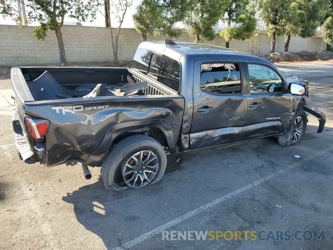 3 fotografías del automóvil dañado 3TMAZ5CN3LM125381 TOYOTA TACOMA 2020