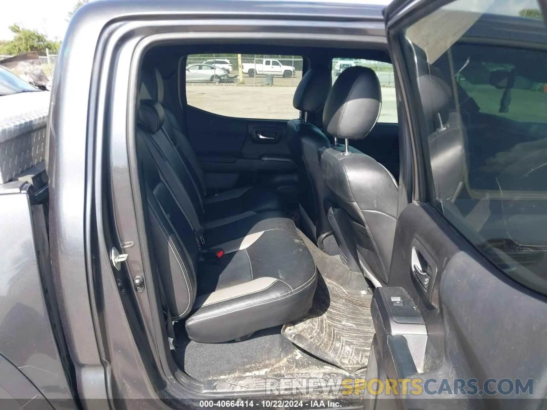 8 fotografías del automóvil dañado 3TMAZ5CN3LM138115 TOYOTA TACOMA 2020