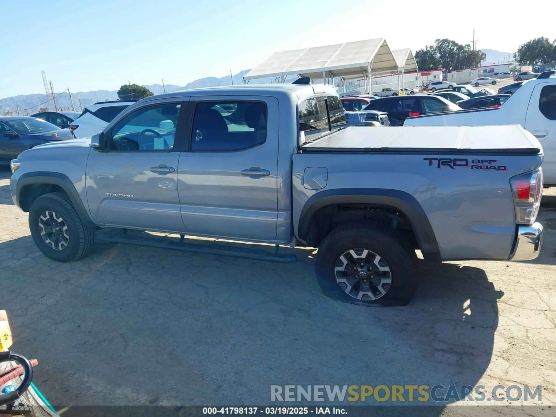 14 fotografías del automóvil dañado 3TMAZ5CN4LM125101 TOYOTA TACOMA 2020