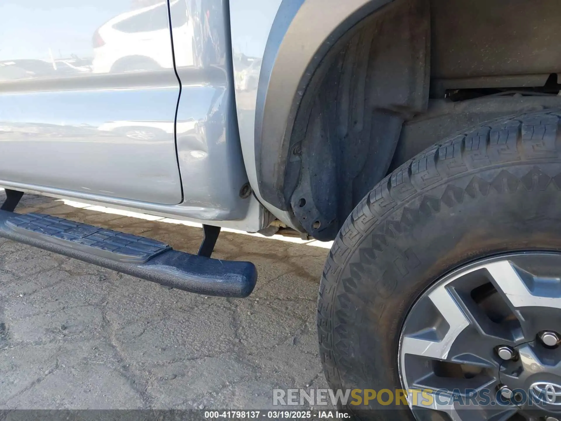 6 fotografías del automóvil dañado 3TMAZ5CN4LM125101 TOYOTA TACOMA 2020