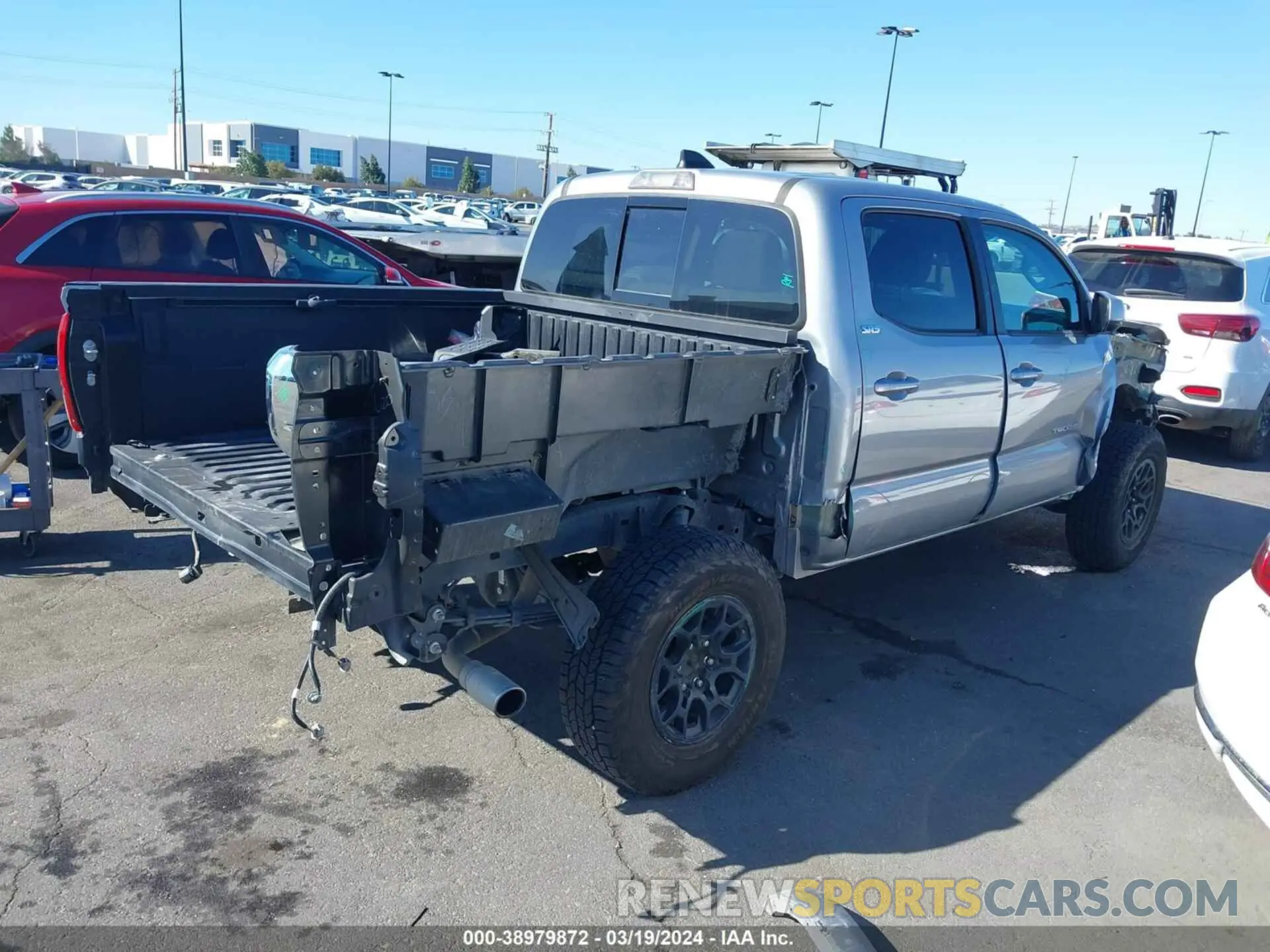 4 fotografías del automóvil dañado 3TMAZ5CN4LM128810 TOYOTA TACOMA 2020