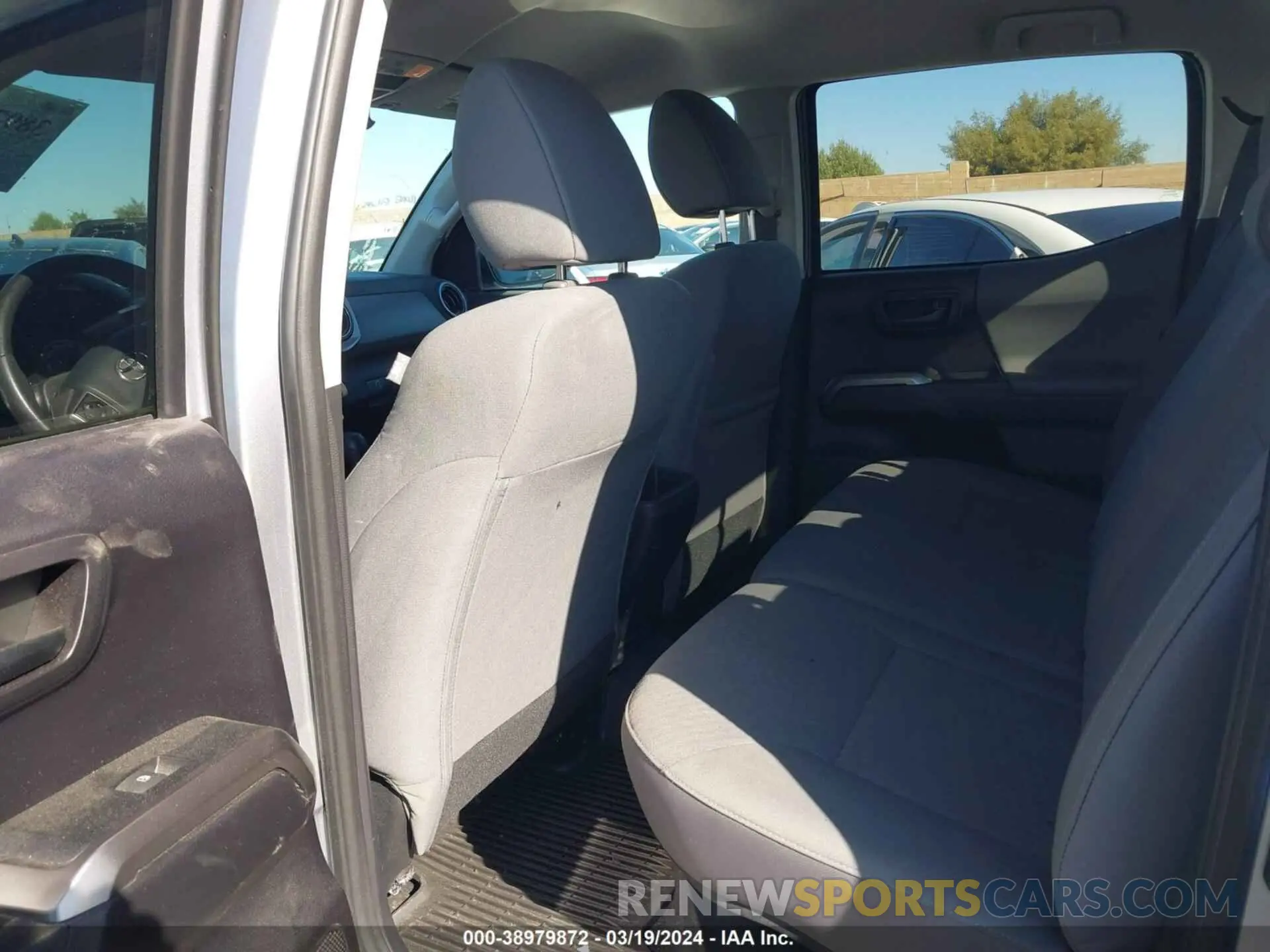 8 fotografías del automóvil dañado 3TMAZ5CN4LM128810 TOYOTA TACOMA 2020
