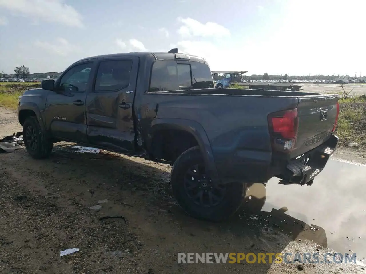 2 fotografías del automóvil dañado 3TMAZ5CN5LM116259 TOYOTA TACOMA 2020