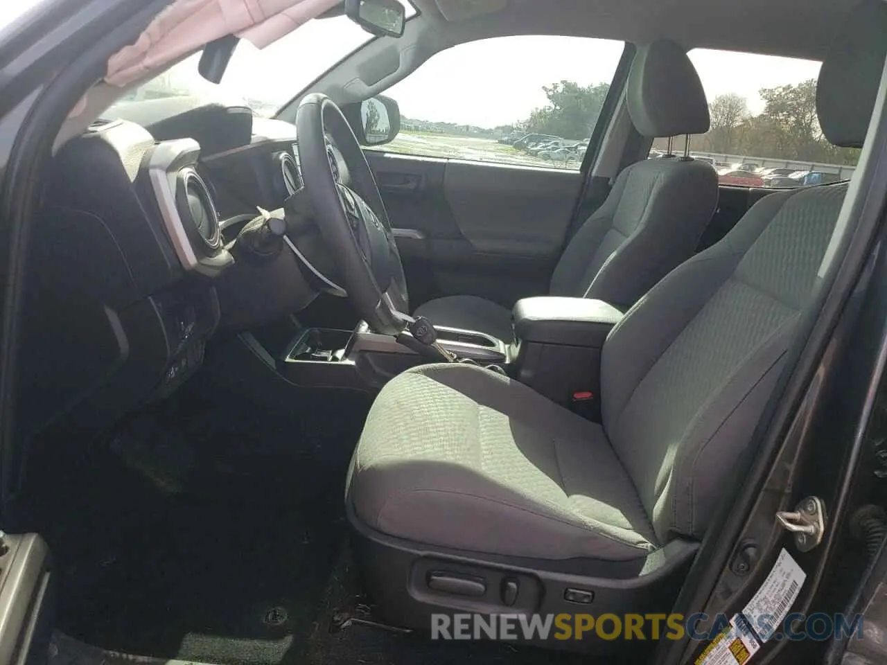 7 fotografías del automóvil dañado 3TMAZ5CN5LM116259 TOYOTA TACOMA 2020