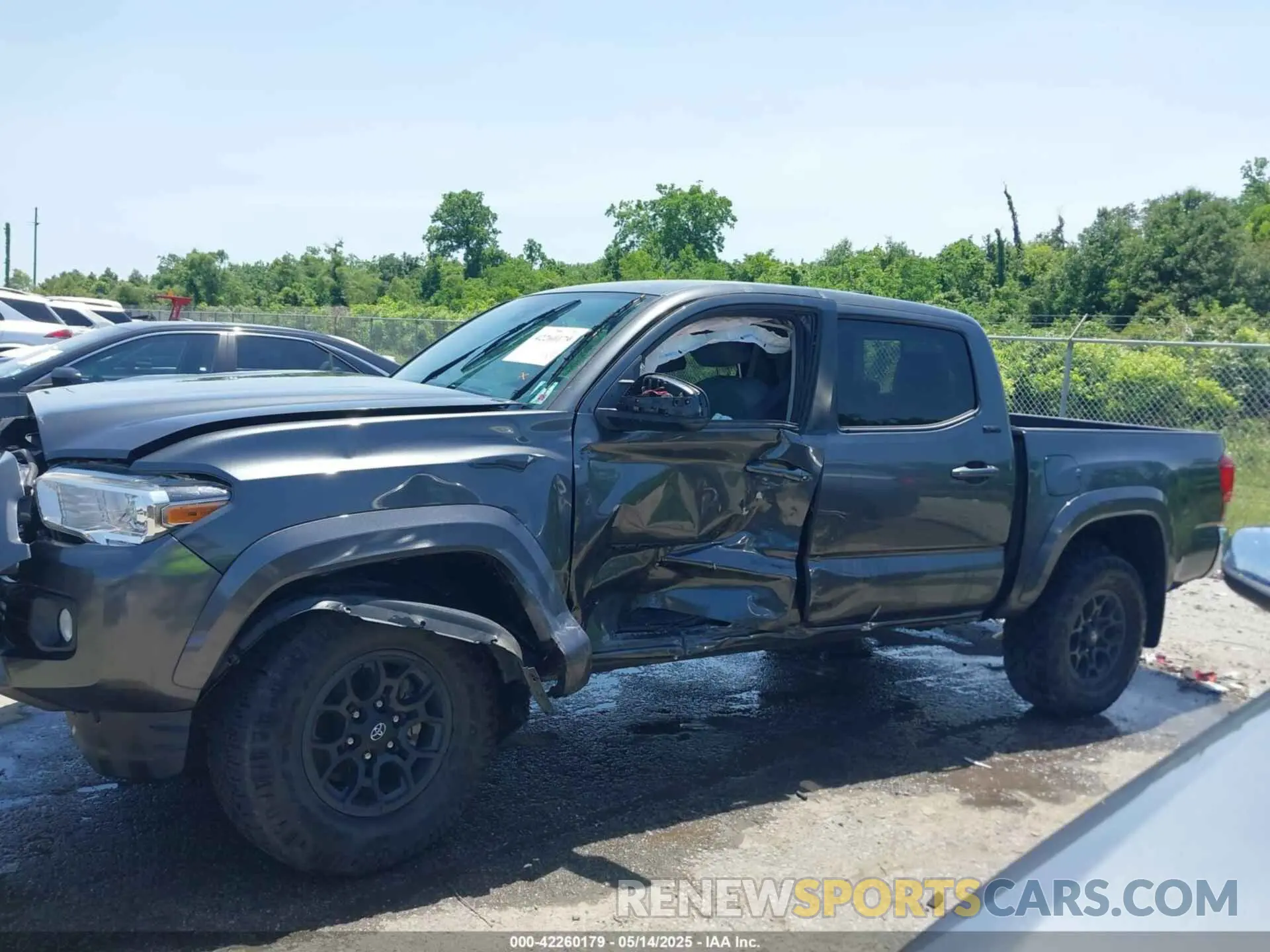 14 fotografías del automóvil dañado 3TMAZ5CN5LM118447 TOYOTA TACOMA 2020