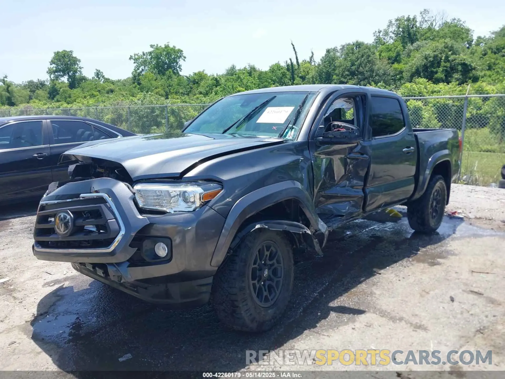 2 fotografías del automóvil dañado 3TMAZ5CN5LM118447 TOYOTA TACOMA 2020
