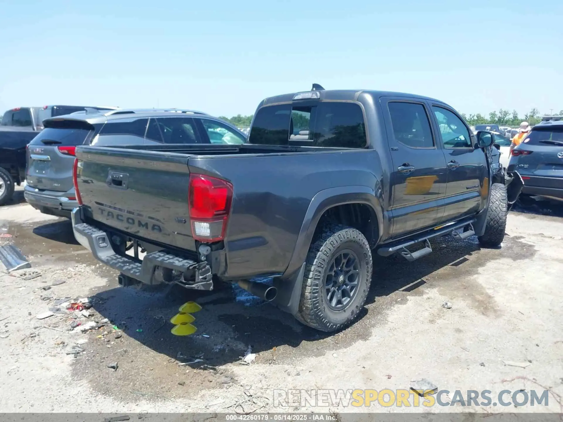 4 fotografías del automóvil dañado 3TMAZ5CN5LM118447 TOYOTA TACOMA 2020