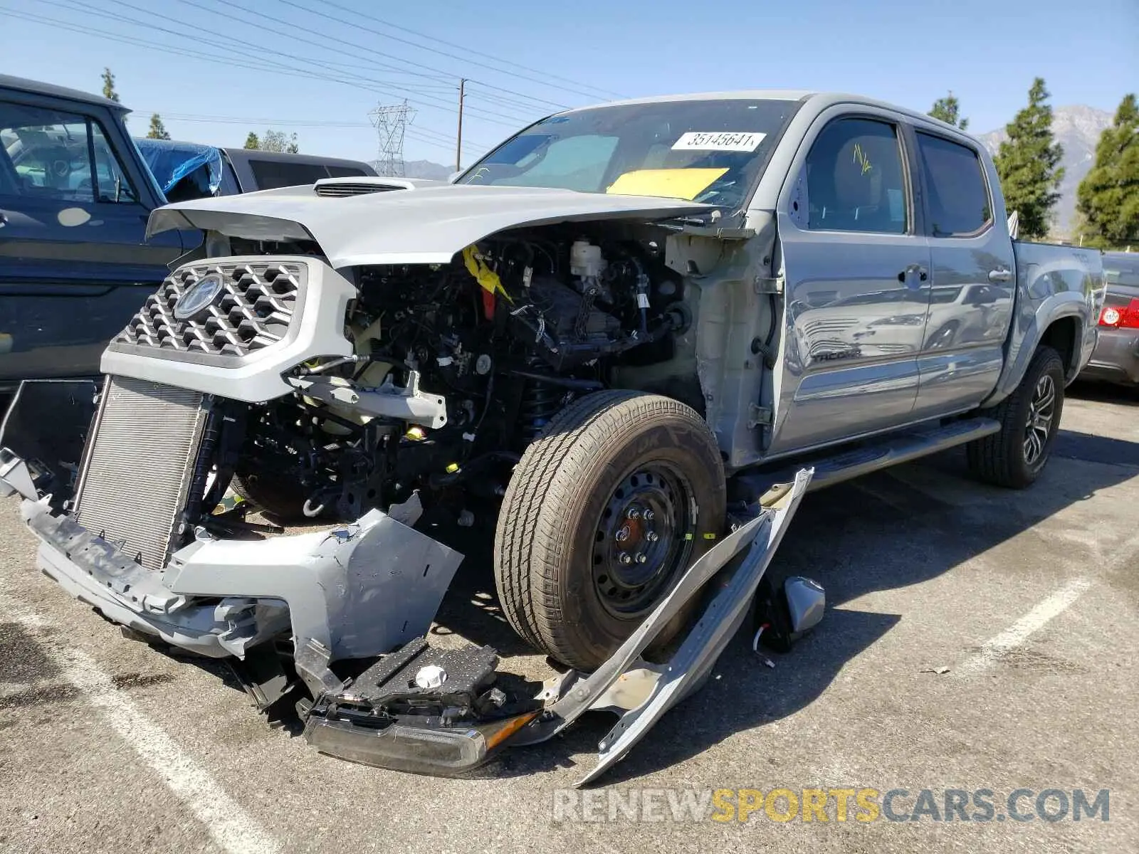 2 fotografías del automóvil dañado 3TMAZ5CN5LM118660 TOYOTA TACOMA 2020