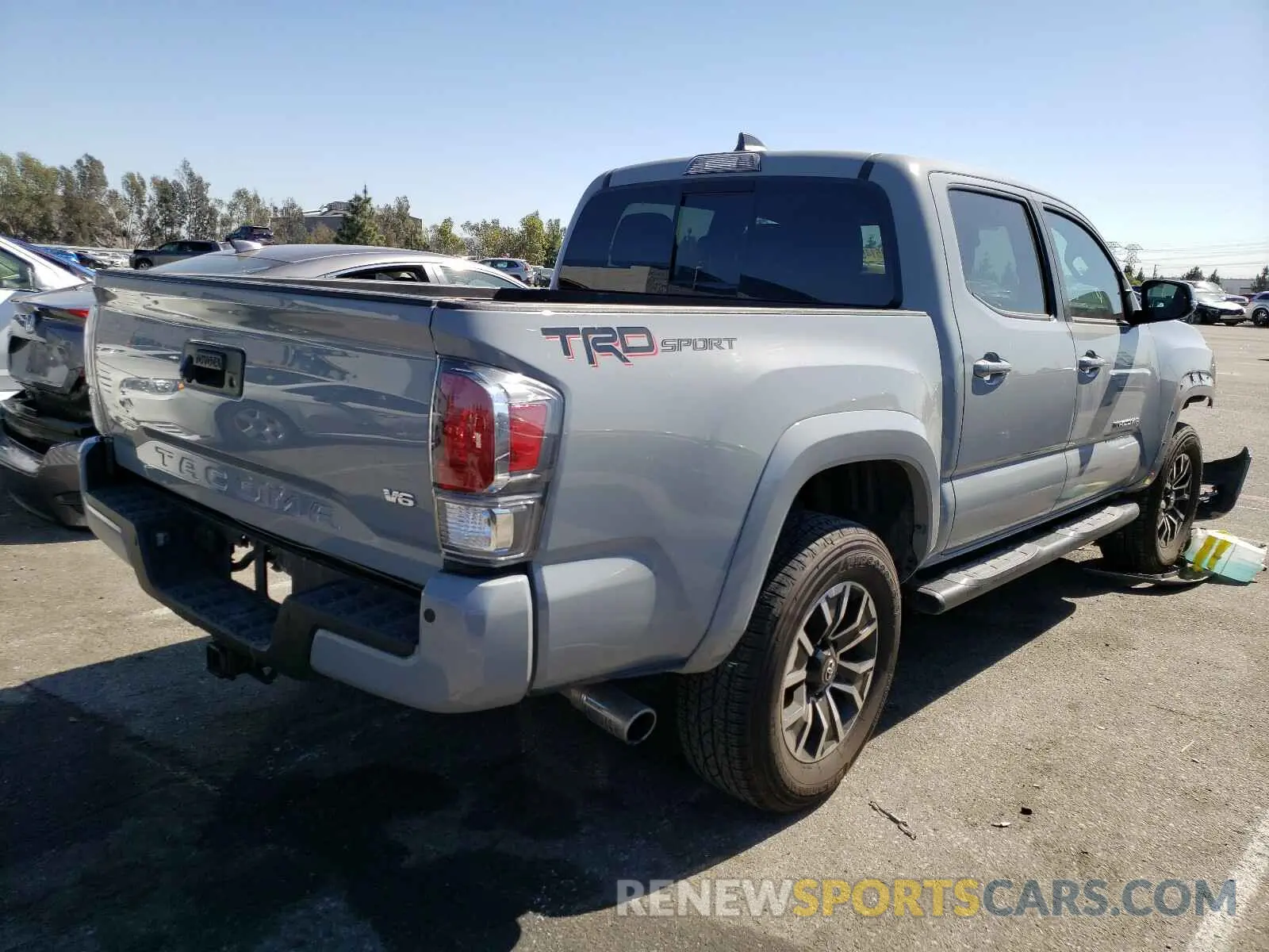 4 fotografías del automóvil dañado 3TMAZ5CN5LM118660 TOYOTA TACOMA 2020