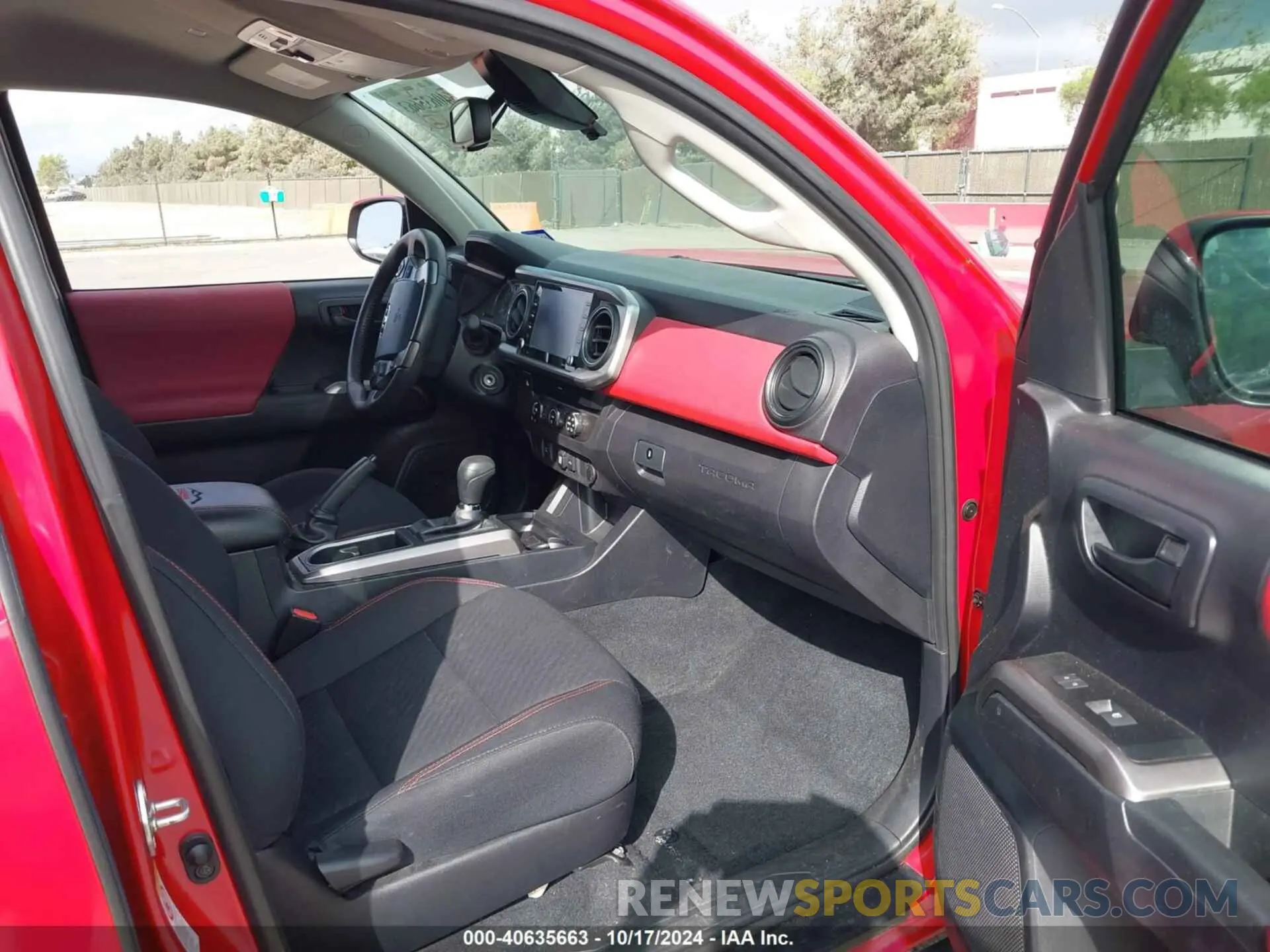 5 fotografías del automóvil dañado 3TMAZ5CN6LM135743 TOYOTA TACOMA 2020