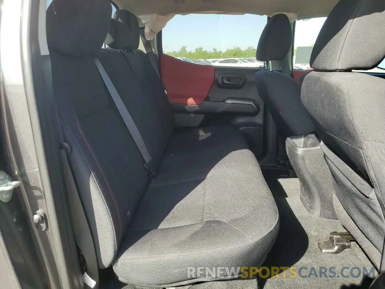 10 fotografías del automóvil dañado 3TMAZ5CN8LM126431 TOYOTA TACOMA 2020