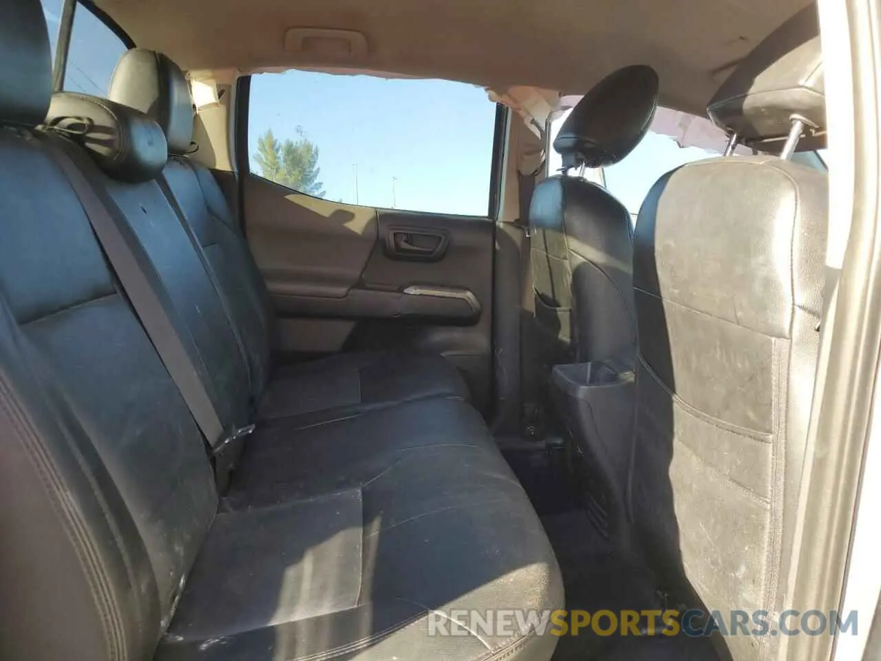 10 fotografías del automóvil dañado 3TMAZ5CN8LM130155 TOYOTA TACOMA 2020