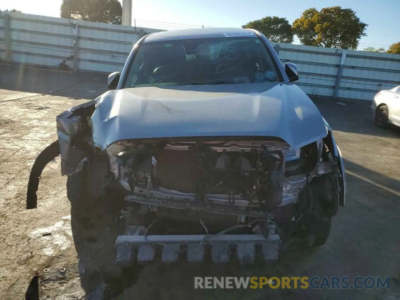 5 fotografías del automóvil dañado 3TMAZ5CN8LM130155 TOYOTA TACOMA 2020