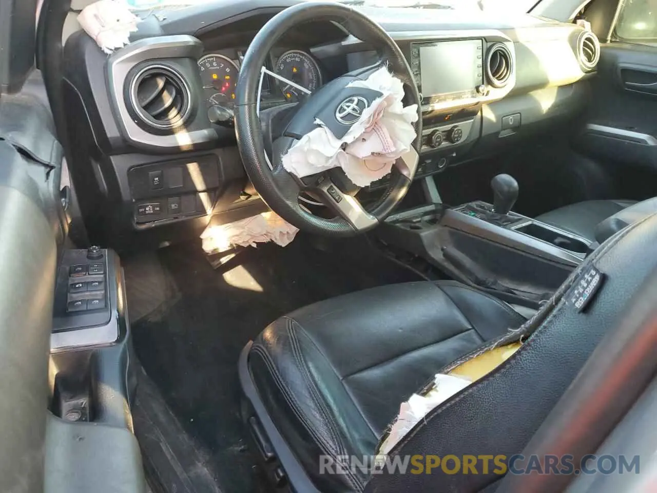 8 fotografías del automóvil dañado 3TMAZ5CN8LM130155 TOYOTA TACOMA 2020