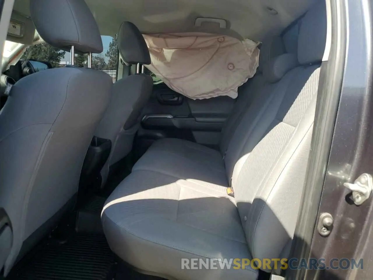 10 fotografías del automóvil dañado 3TMAZ5CN8LM130480 TOYOTA TACOMA 2020