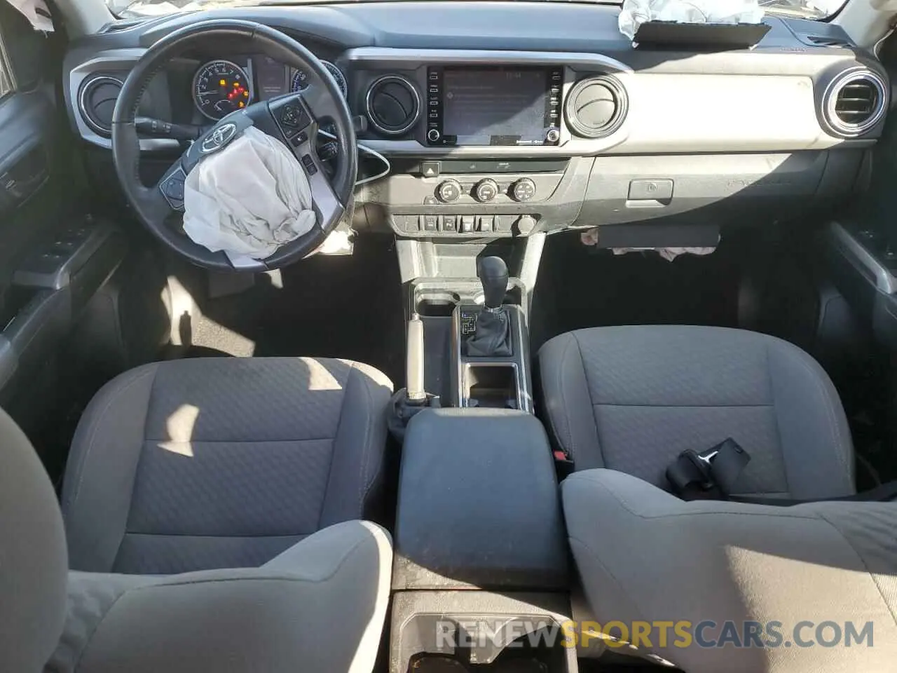 8 fotografías del automóvil dañado 3TMAZ5CN8LM134884 TOYOTA TACOMA 2020