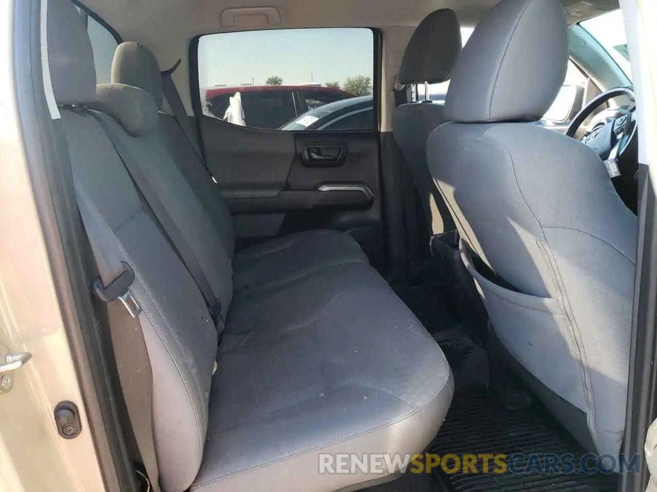 6 fotografías del automóvil dañado 3TMAZ5CN9LM115874 TOYOTA TACOMA 2020