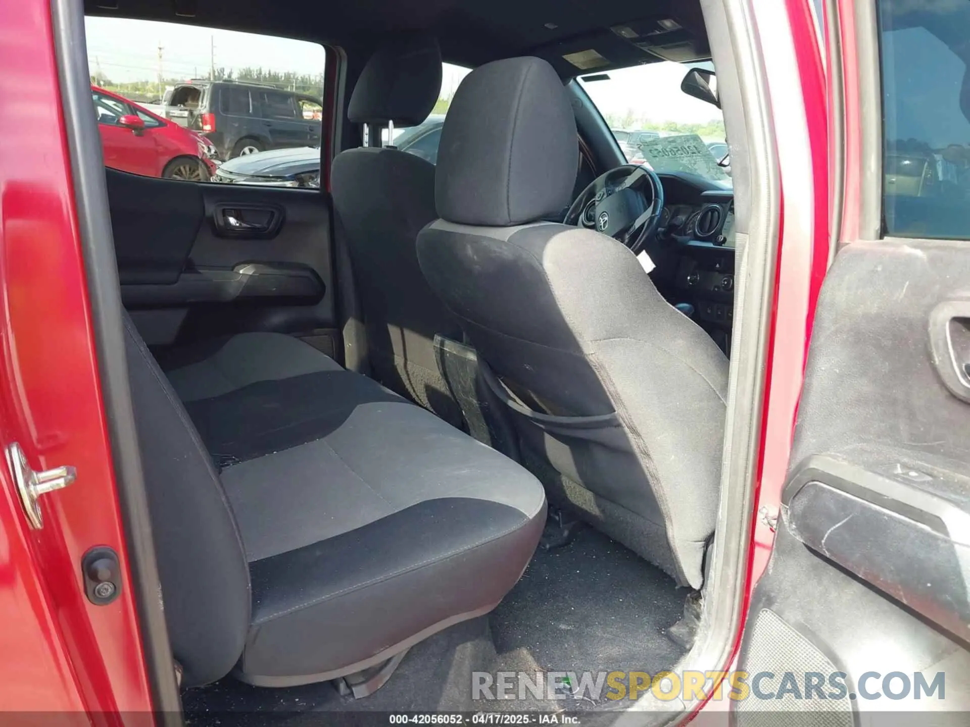 8 fotografías del automóvil dañado 3TMAZ5CN9LM120752 TOYOTA TACOMA 2020