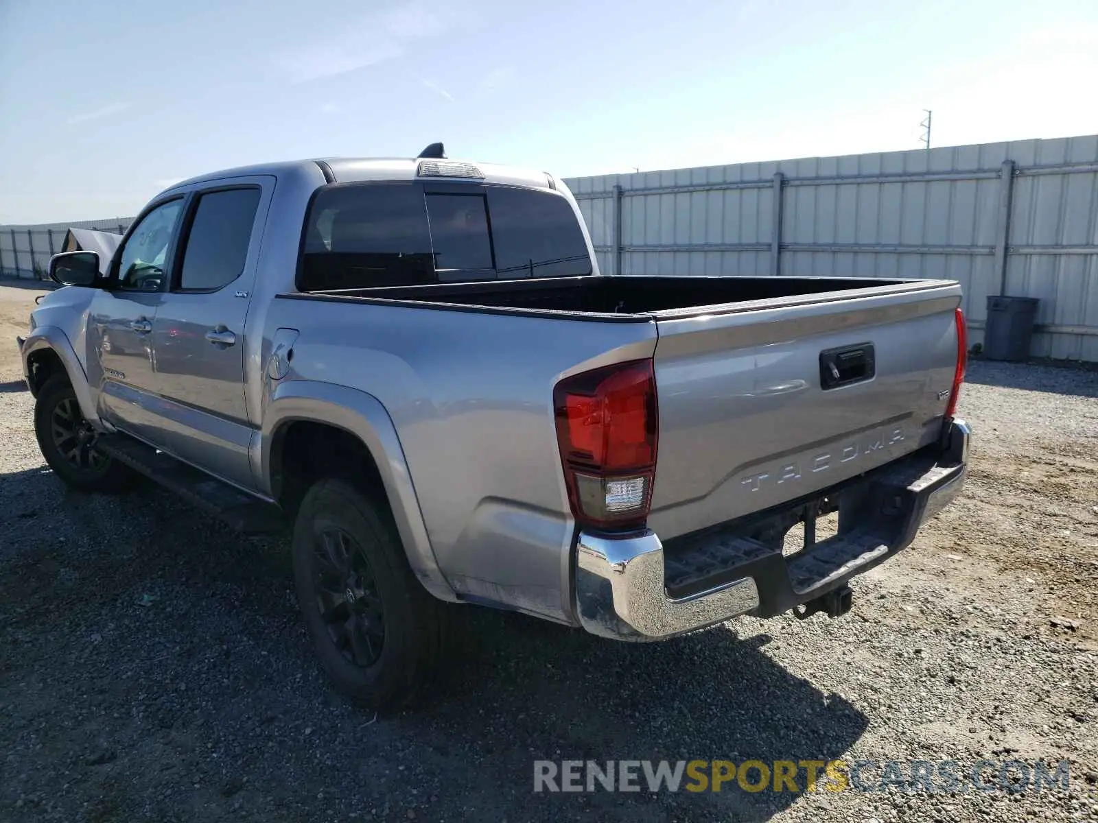 3 fotografías del automóvil dañado 3TMAZ5CN9LM131380 TOYOTA TACOMA 2020