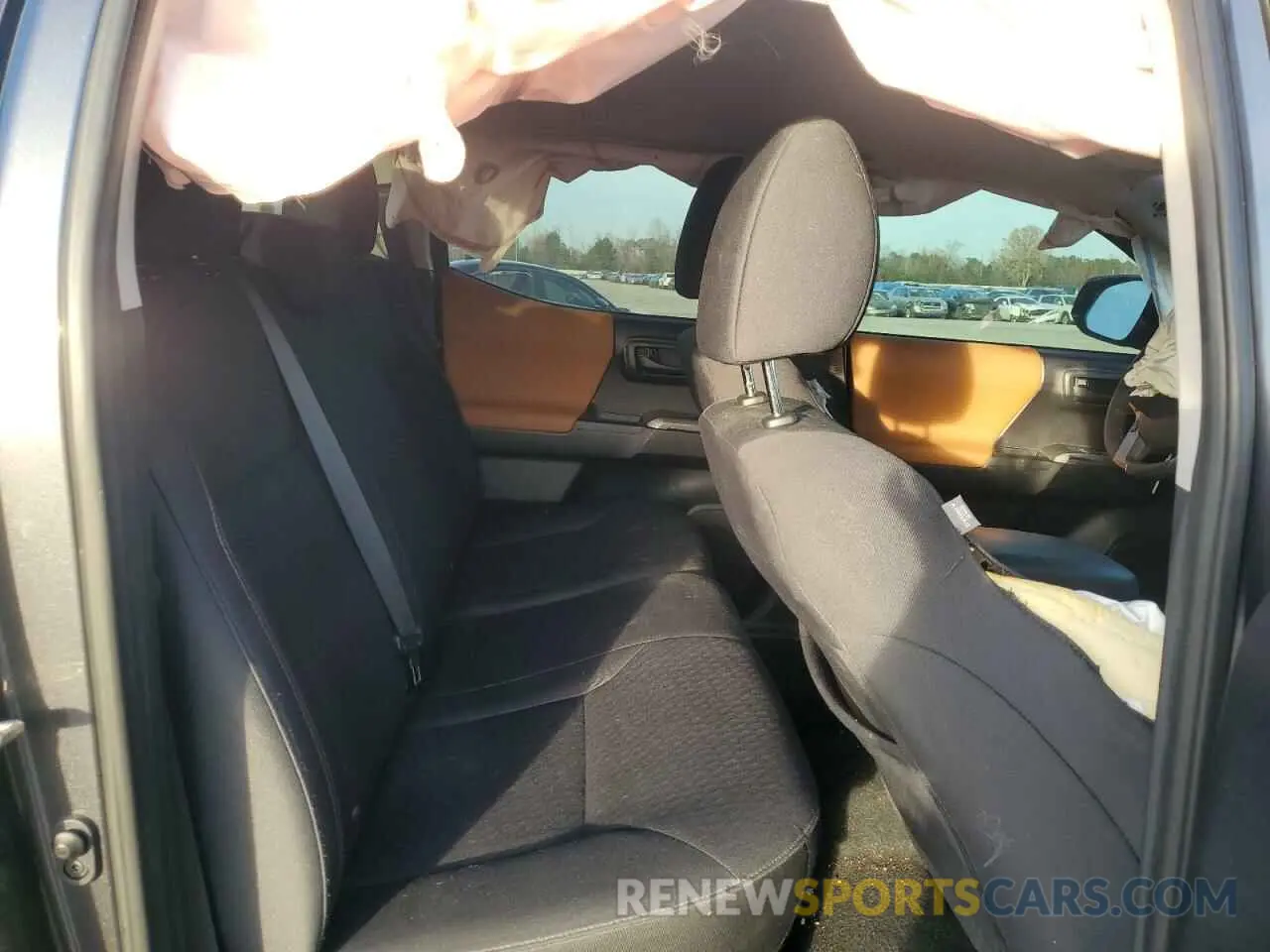 10 fotografías del automóvil dañado 3TMAZ5CNXLM122588 TOYOTA TACOMA 2020