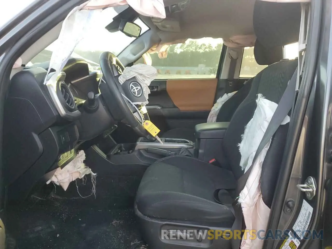 7 fotografías del automóvil dañado 3TMAZ5CNXLM122588 TOYOTA TACOMA 2020