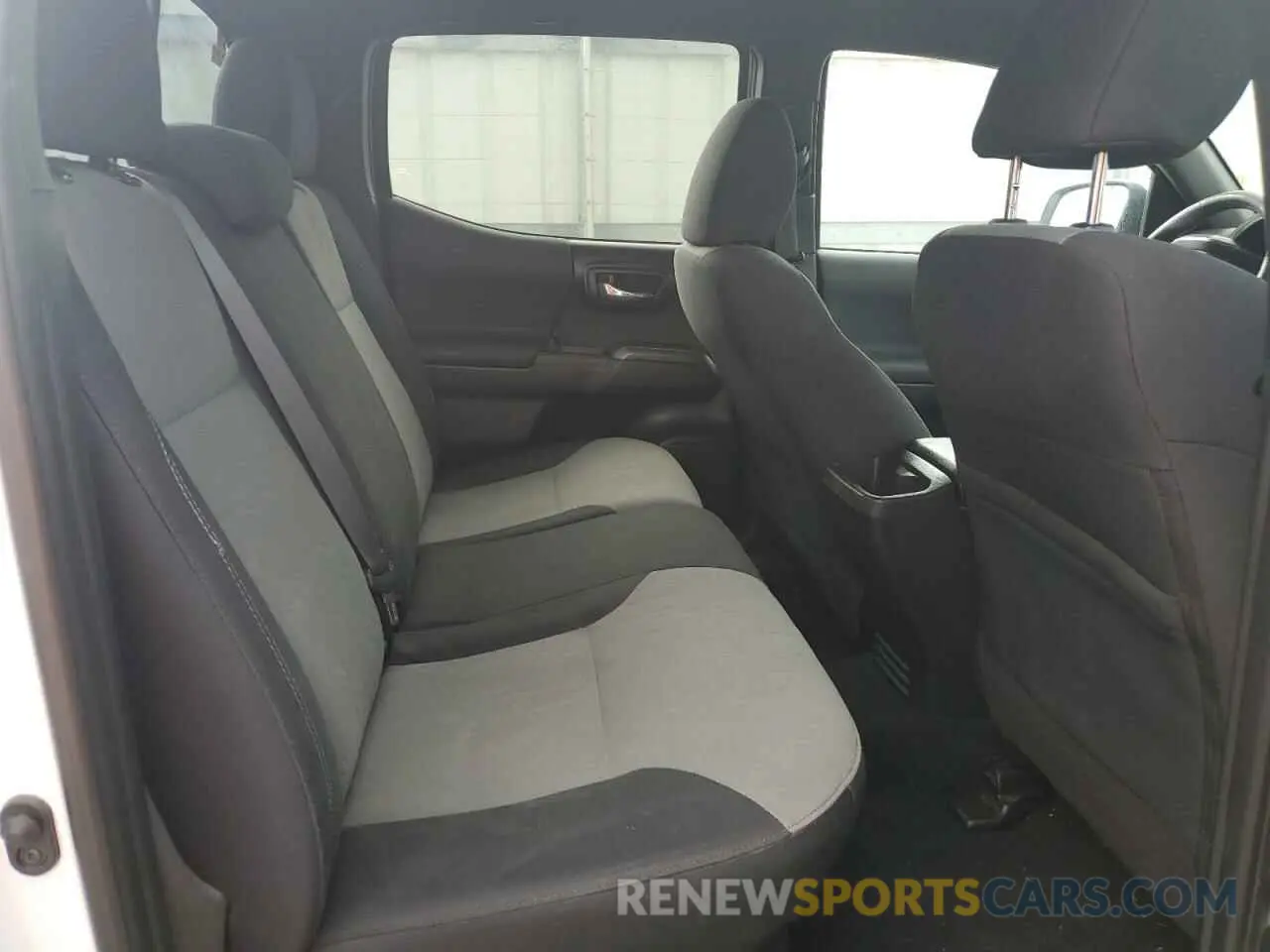 10 fotografías del automóvil dañado 3TMAZ5CNXLM127063 TOYOTA TACOMA 2020