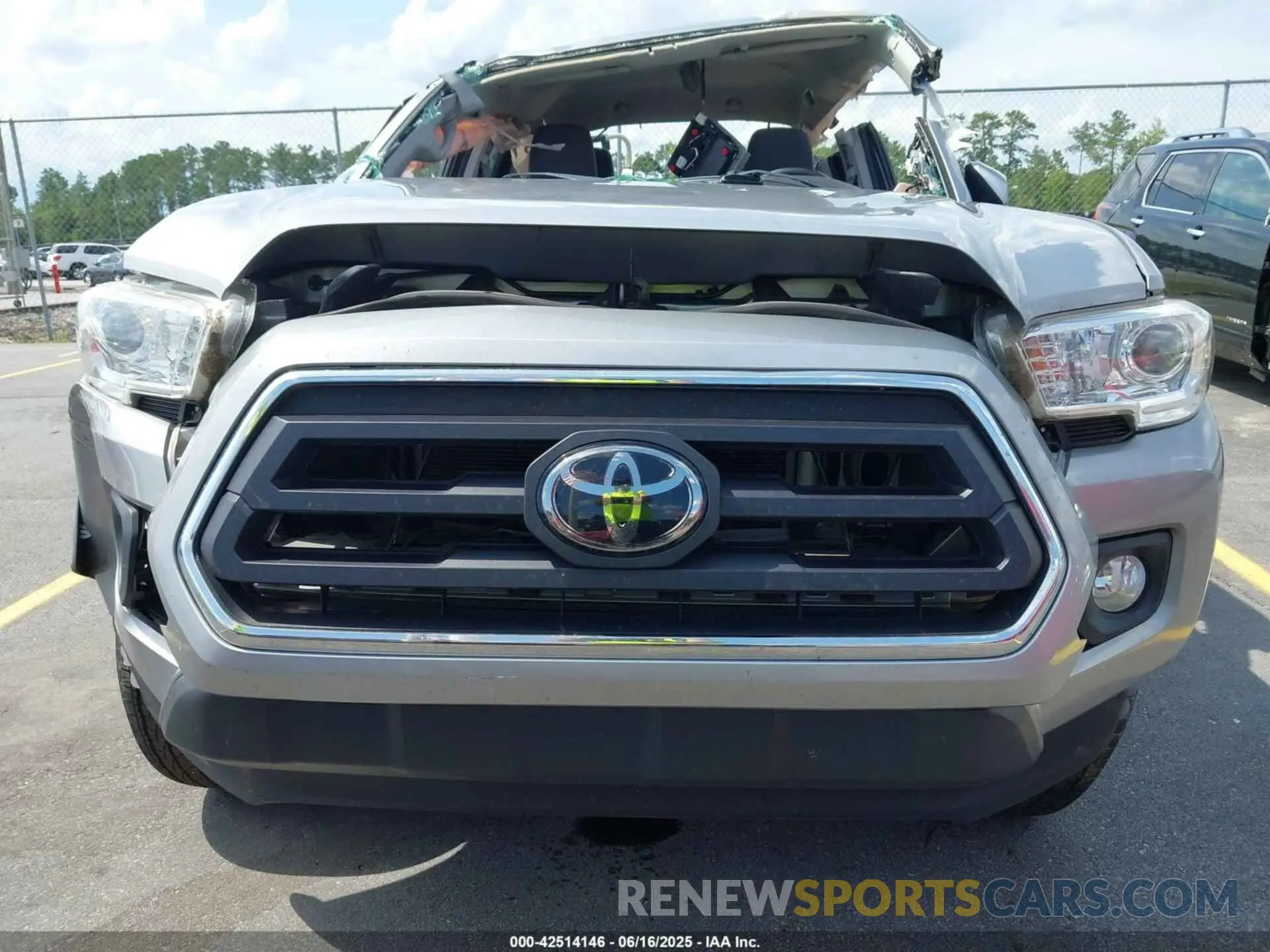 12 fotografías del automóvil dañado 3TMAZ5CNXLM135065 TOYOTA TACOMA 2020