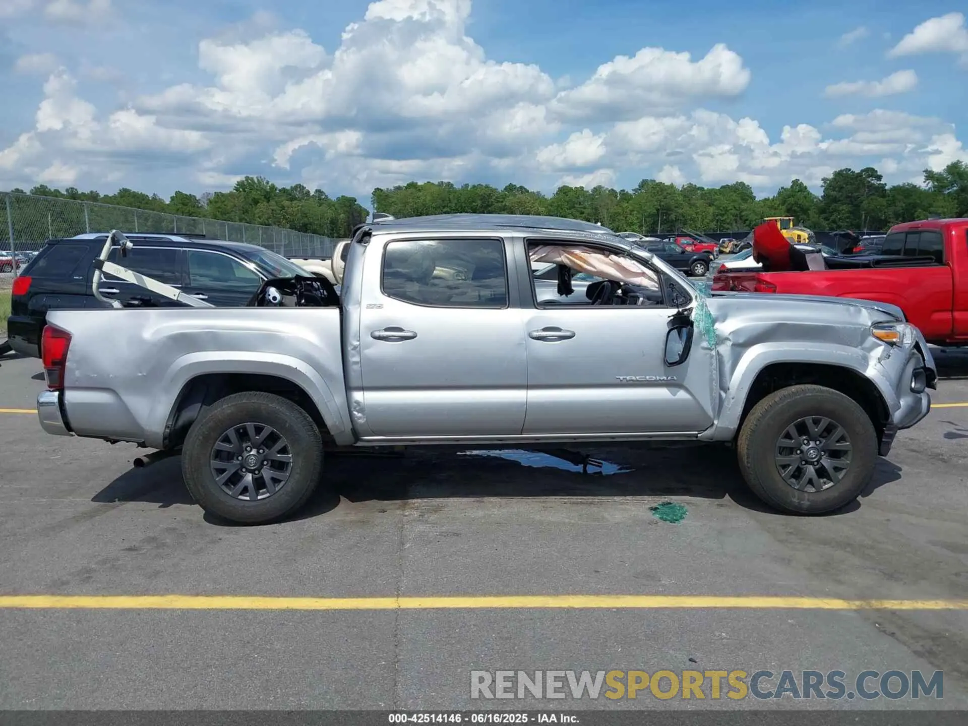 13 fotografías del automóvil dañado 3TMAZ5CNXLM135065 TOYOTA TACOMA 2020