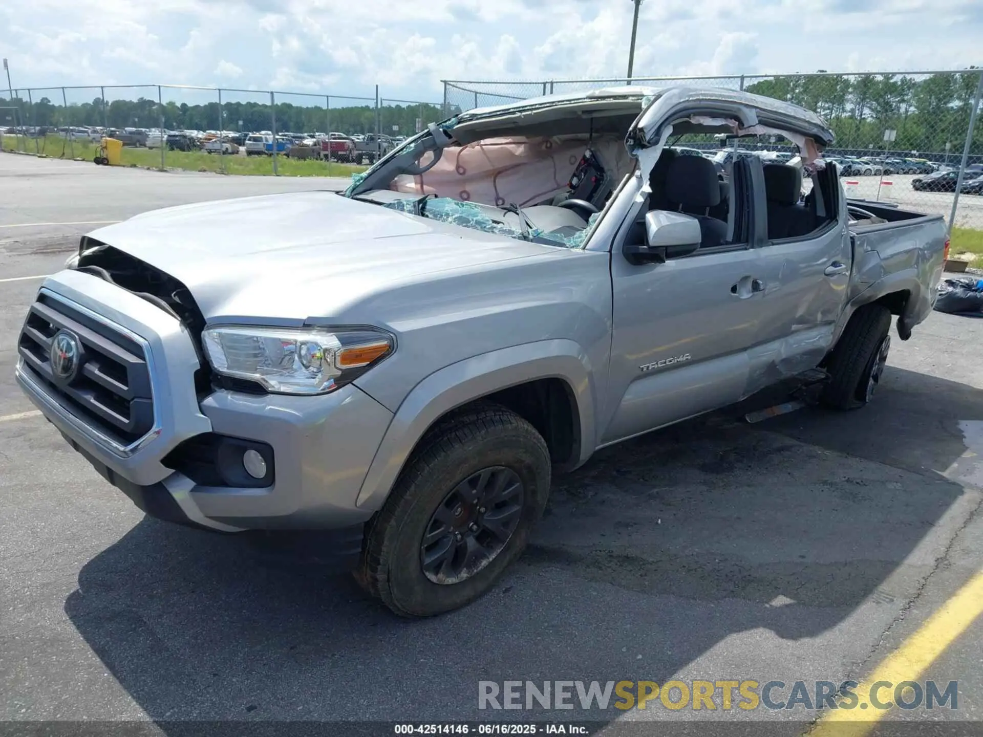 2 fotografías del automóvil dañado 3TMAZ5CNXLM135065 TOYOTA TACOMA 2020