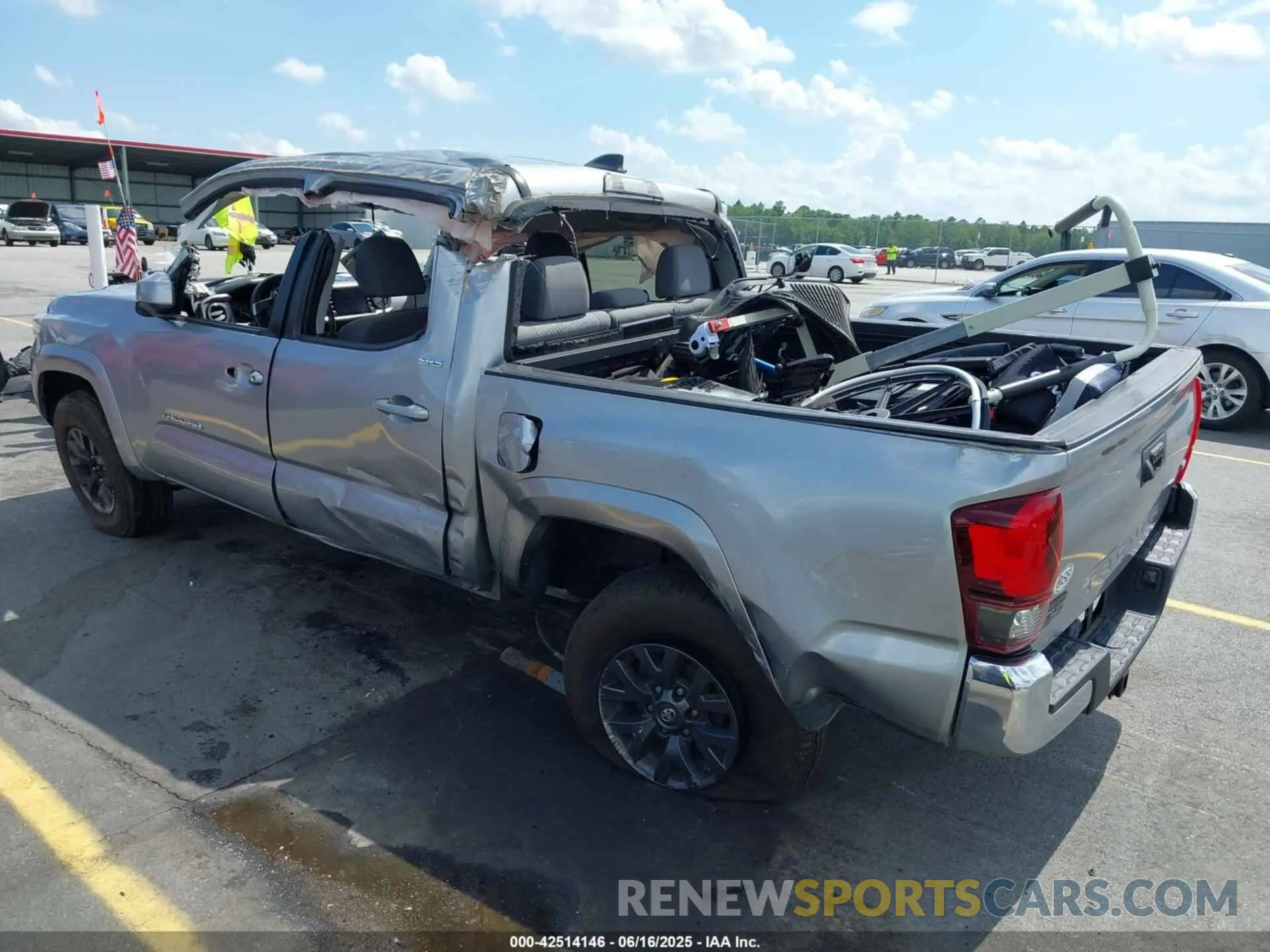 3 fotografías del automóvil dañado 3TMAZ5CNXLM135065 TOYOTA TACOMA 2020