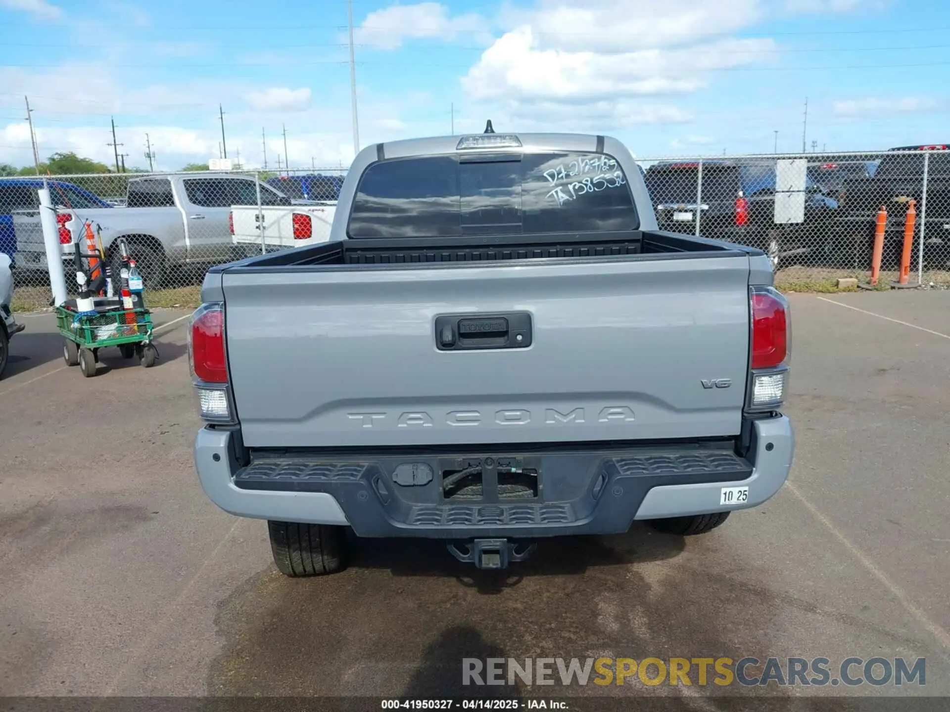 16 fotografías del automóvil dañado 3TMAZ5CNXLM136958 TOYOTA TACOMA 2020