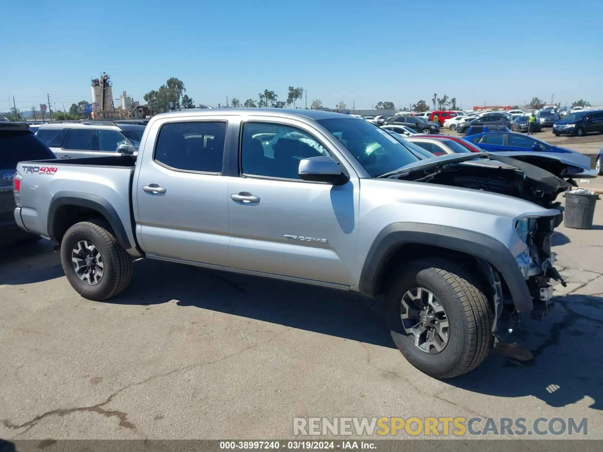 14 fotografías del automóvil dañado 3TMCZ5AN0LM289988 TOYOTA TACOMA 2020